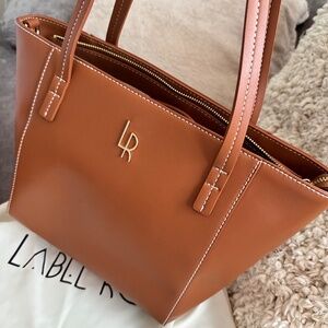 Label rose tote bag